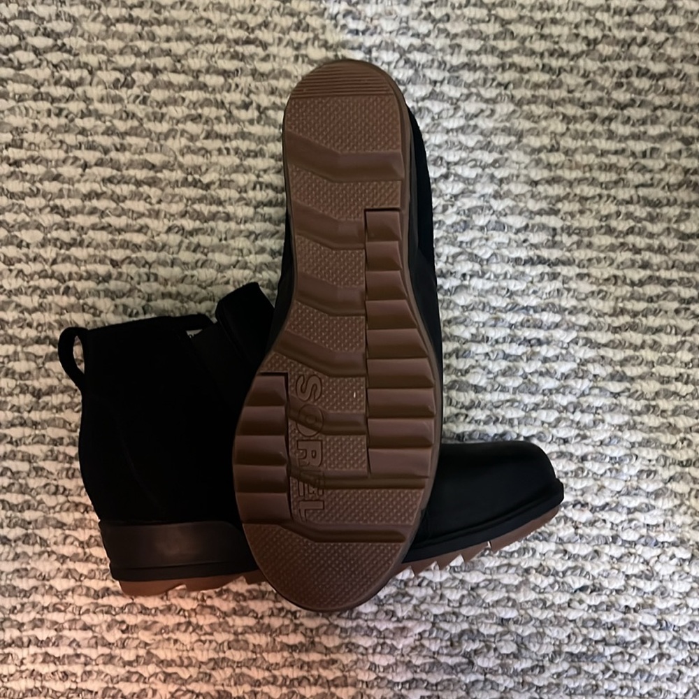 Sorel booties size 7.5